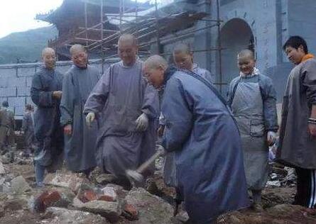 比丘尼是对佛教中哪一类人的称呼