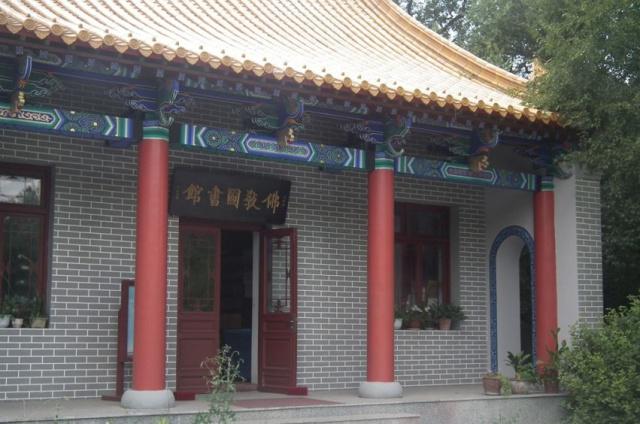 大乘佛教和小乘佛教哪个好