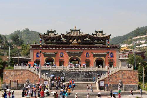 佛寺的基本格局是什么