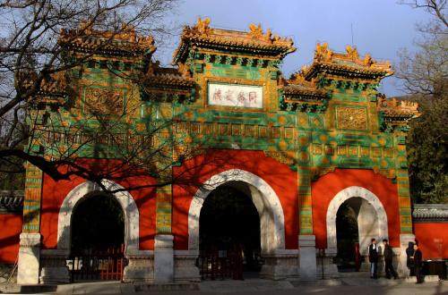 佛寺的基本格局是什么