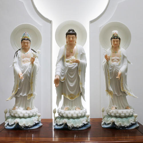 家中供养佛法僧三宝的好处和方法