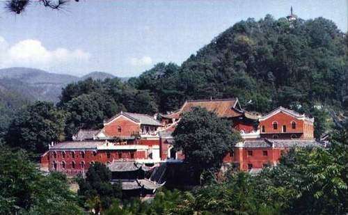 东山法门的环境